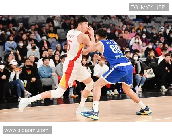 周琦在国际篮球舞台上的崛起与挑战：从青涩新星到实力中锋的成长之路